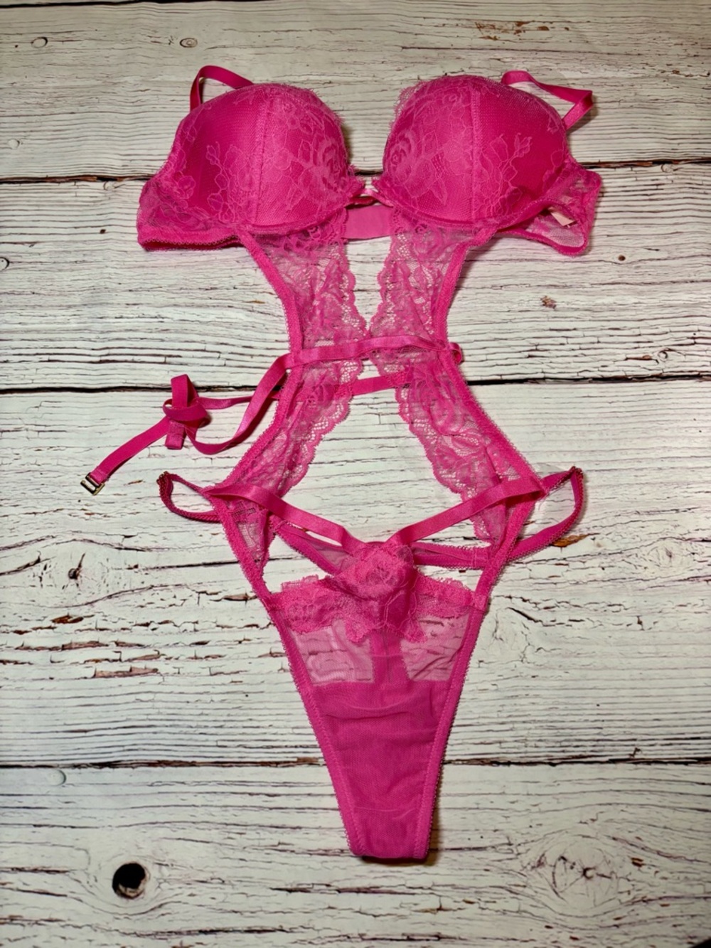 NWT Victoria’s Secret Rose Lace Lightly Lined Strappy Teddy Sz M - Picture 6 of 6